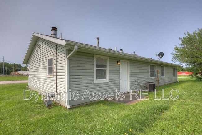 Building Photo - 2008 John F Kennedy St