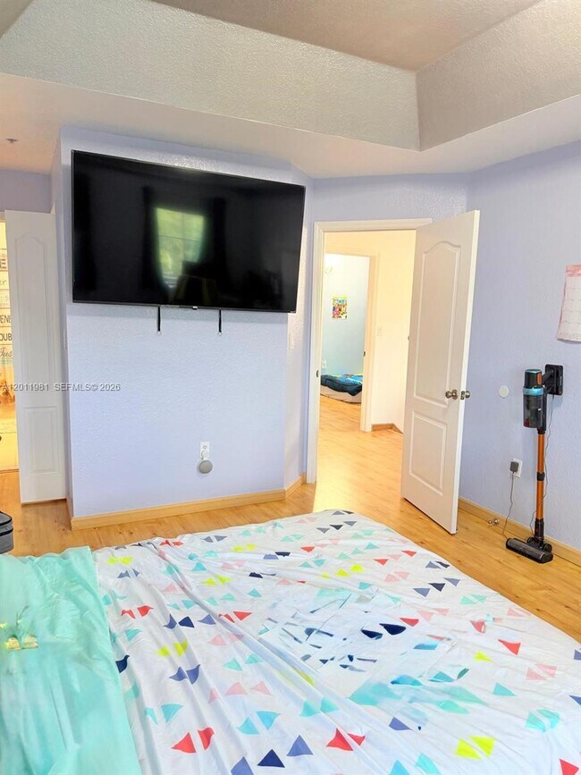 Building Photo - 4435 SW 160th Ave