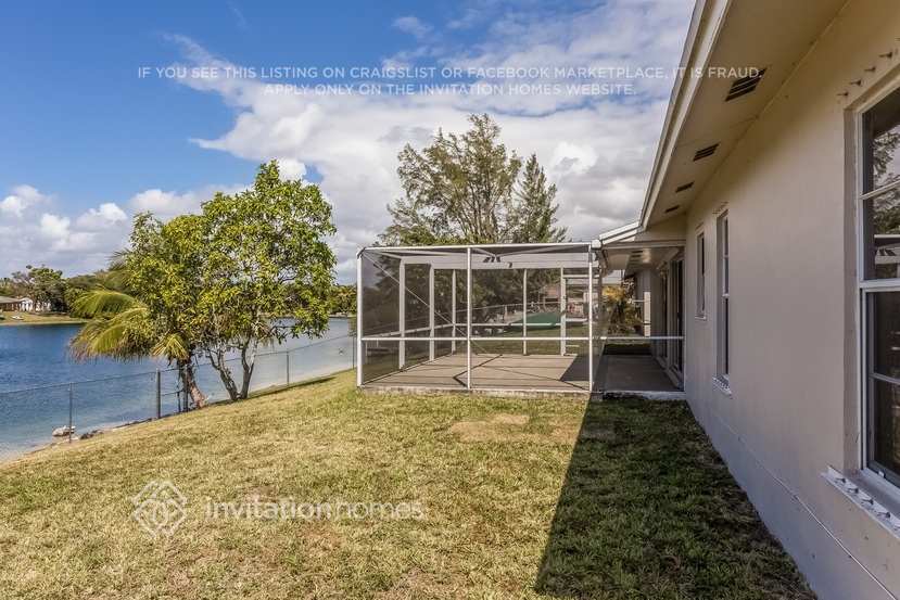 Building Photo - 16310 SW 109th Ave