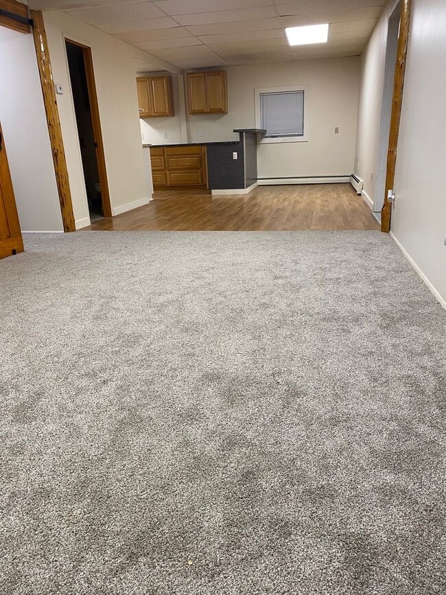 Building Photo - one bedroom Apartment