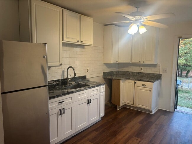 Building Photo - 545 Mosher St