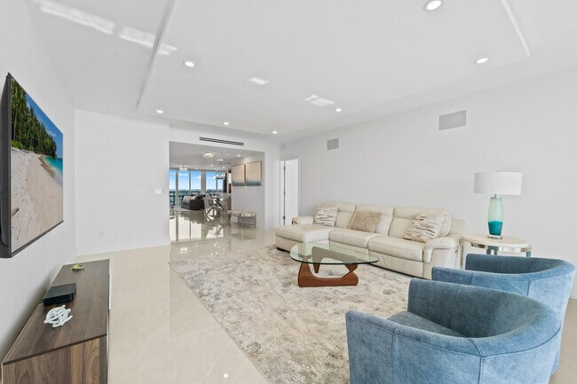 Building Photo - 3100 N Ocean Blvd