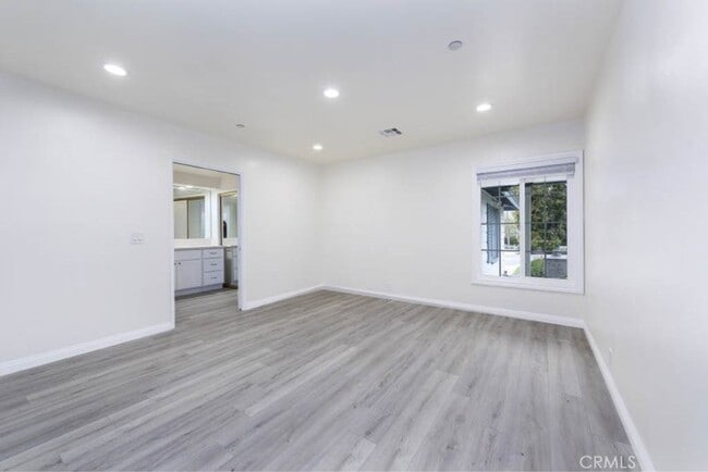 Building Photo - 506 San Luis Rey Rd