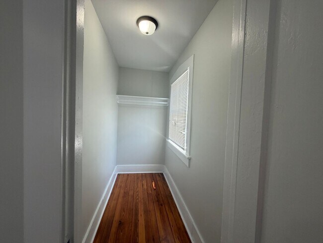 Building Photo - 1108 Boulevard