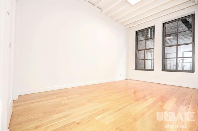 Building Photo - 3 bedroom in NEW YORK NY 10003