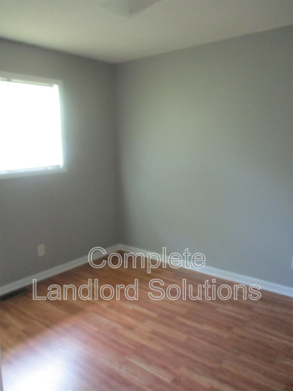 Building Photo - 5921/5923 East Braddock Avenue - 5923