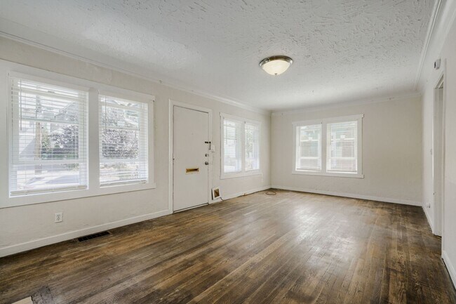 Building Photo - 153 18th Ave