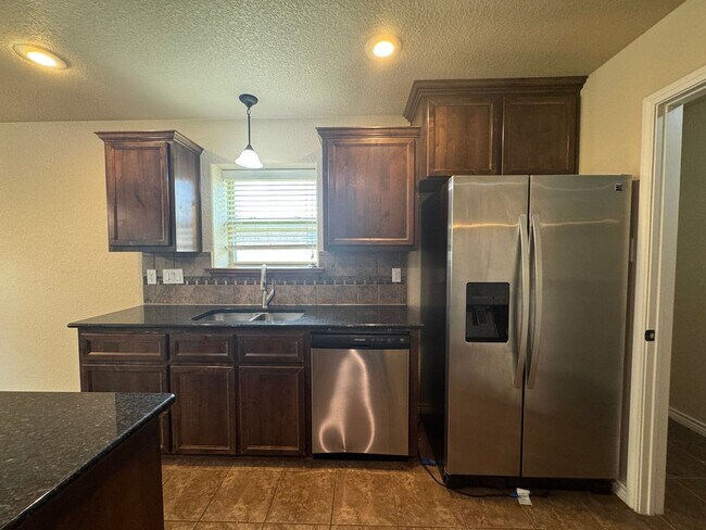 Building Photo - 6801 Deorsam Loop