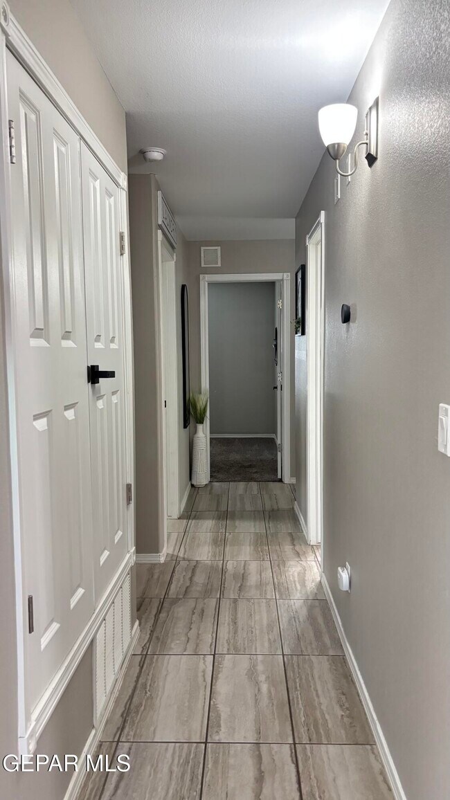 Building Photo - 11613 Flor Galatea Wy