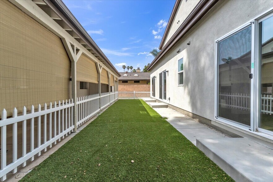 Building Photo - 7134 Yarmouth Ave