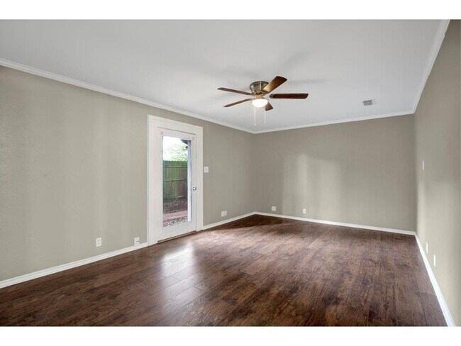 Building Photo - 100 Hacienda Dr