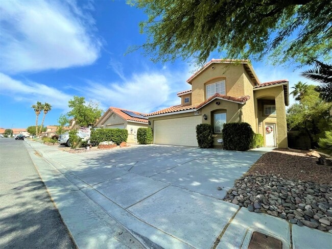 Building Photo - 736 Roddenberry Ave
