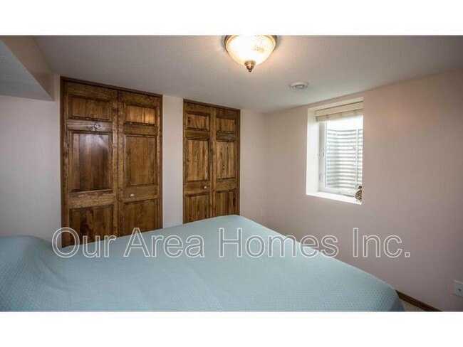 Building Photo - 3901 9th Ln