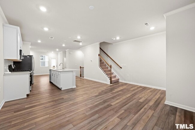 Building Photo - 742 Cormiche Ln