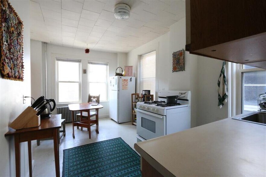 Building Photo - 5 Elmer St