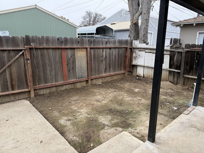 Building Photo - 1519 Main St