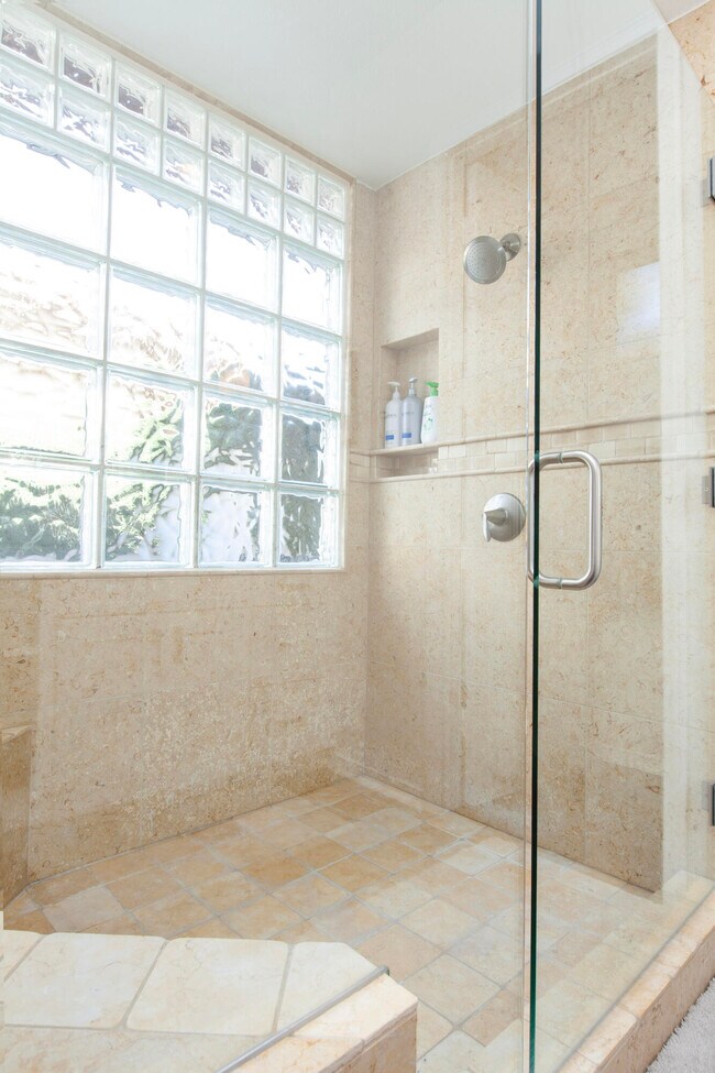 Building Photo - 48225 Vía Solana