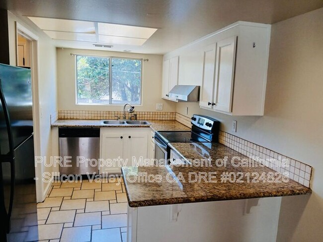 Building Photo - 5485 Soquel Dr
