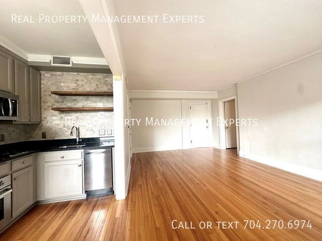 Building Photo - 712 Louise Ave