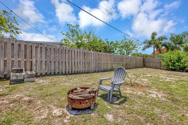 Building Photo - 3837 NE Melba Dr