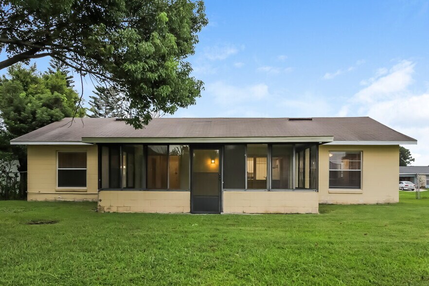 Building Photo - 8726 Gopher Ln