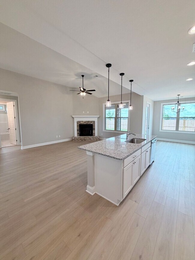 Building Photo - 204 Farmland Cir
