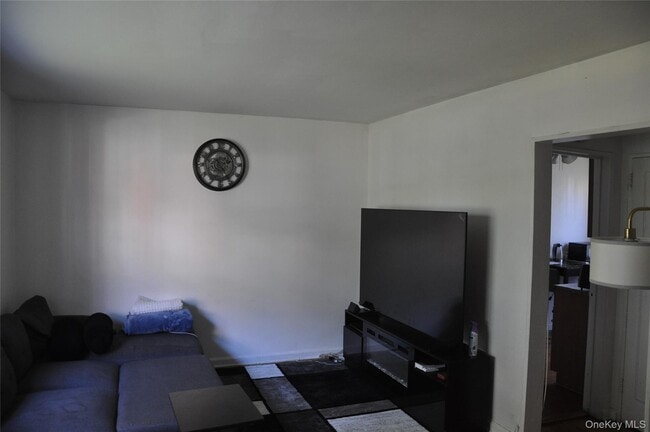 Building Photo - 133-22 Laurelton Pkwy