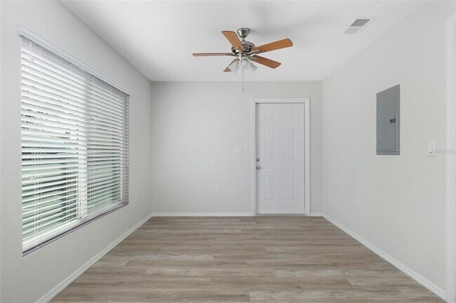 Building Photo - 454 21st St N