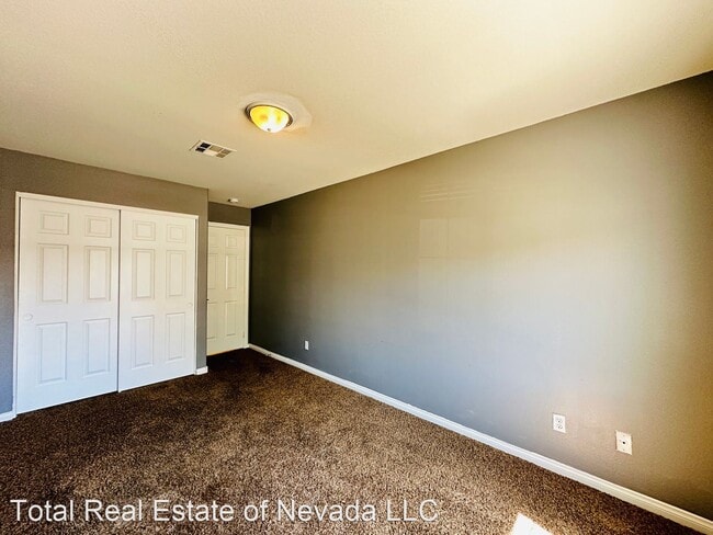 Building Photo - 5 br, 3 bath House - 4353 Silver Bay St