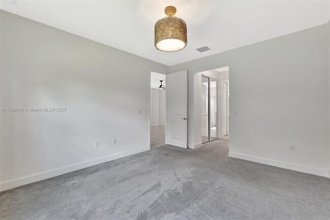 Building Photo - 12756 SW Clear Water Way