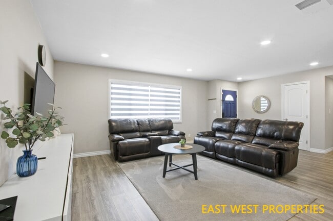 Building Photo - 6942 Santa Rita Ave