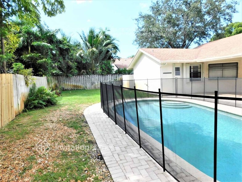 Building Photo - 9080 NW 13th St