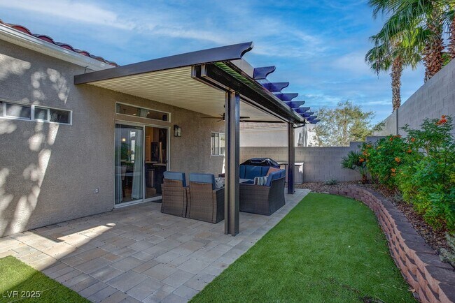 Building Photo - 755 Cam Del Ray