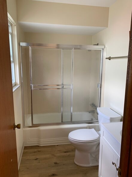 Bathroom - 5400 Beacon Hill Rd