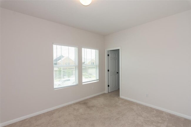 Building Photo - 2500 Roosevelt Rd