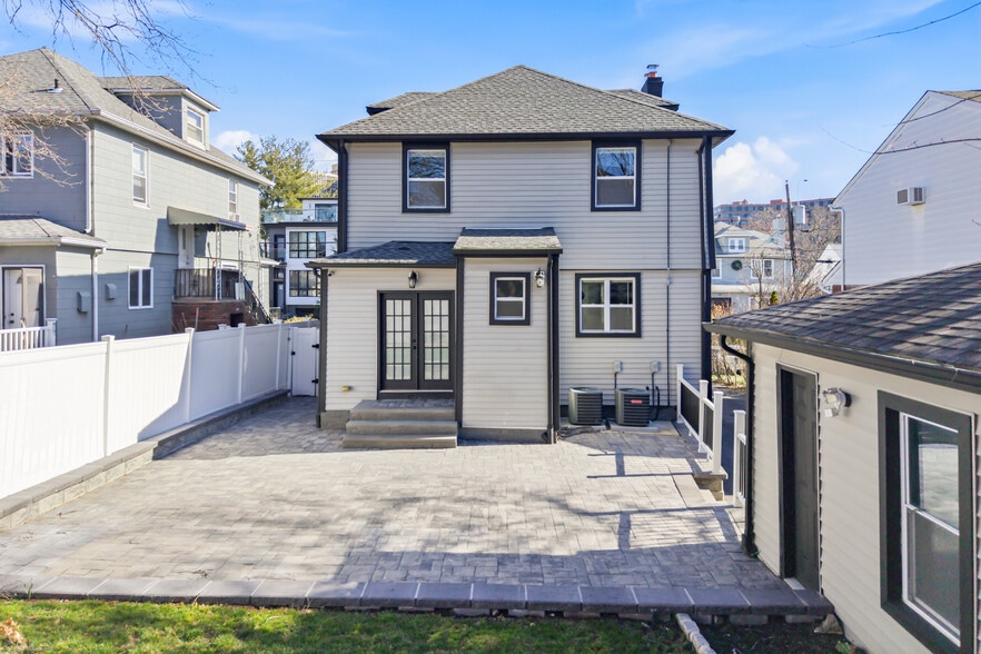 Building Photo - 54 Lawton Ave