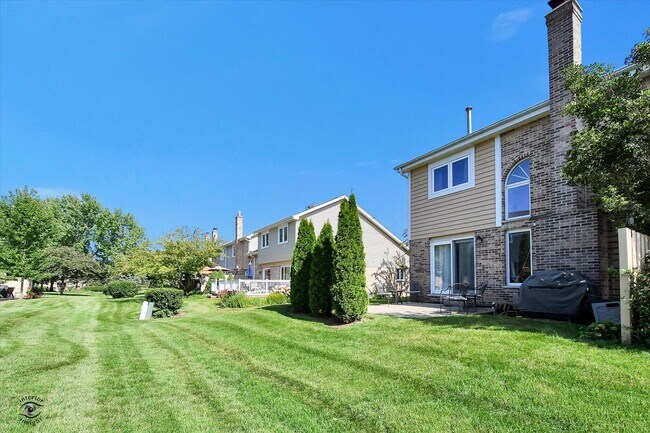 Building Photo - 17323 Lakebrook Dr