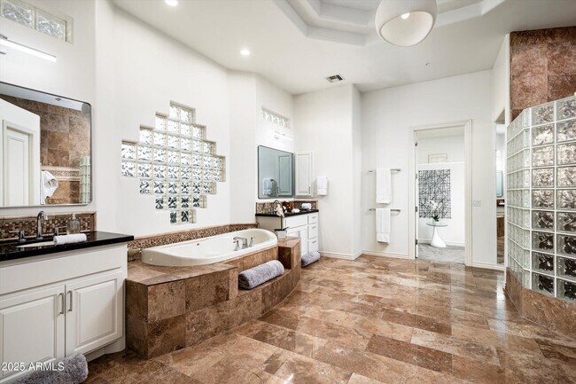 Building Photo - 5901 E Mountain View Rd