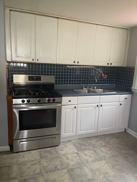 Building Photo - 293 N Hoadley St