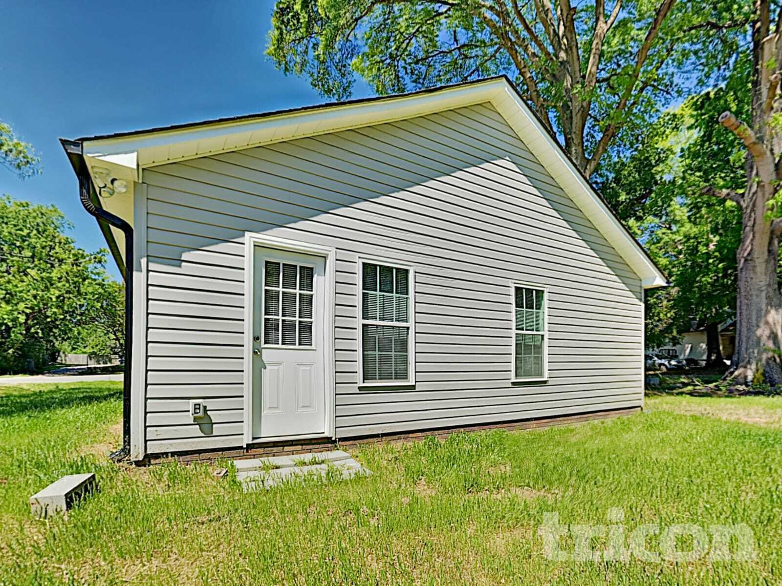 Building Photo - 708 Deaton St