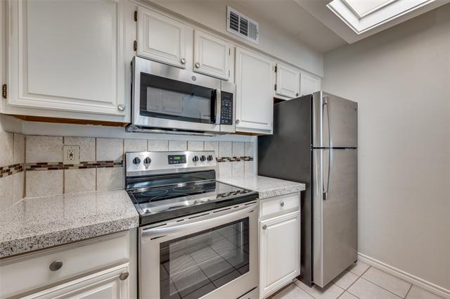 Building Photo - 3110 Devonshire Dr