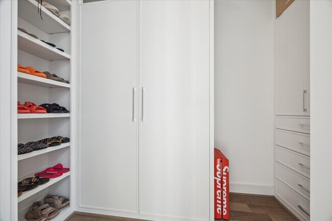 Building Photo - 5820 Winsome Ln