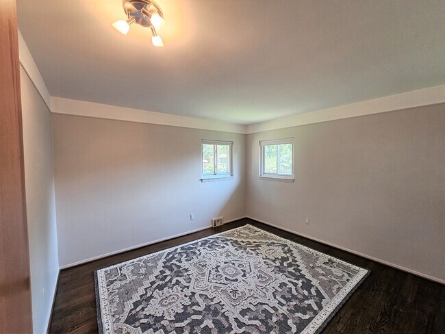 Building Photo - 53416 Tundra Dr