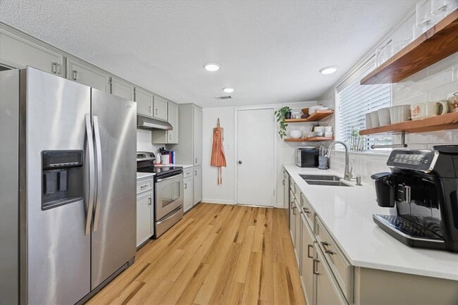 Building Photo - 1712 Hamilton St