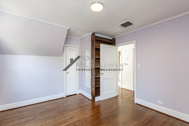 Building Photo - 2414 Farthing St