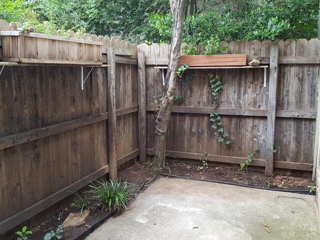 Building Photo - 822 Cardinal Creek Blvd