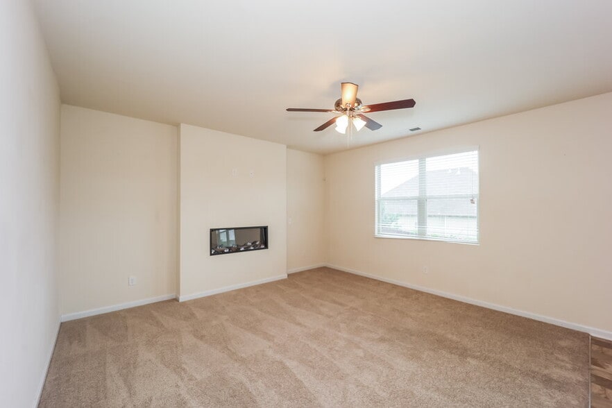 Building Photo - 380 Hamilton Pointe Dr