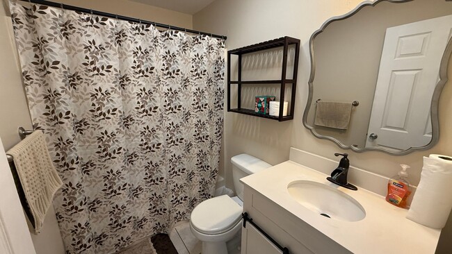 Building Photo - Modern 2-Bedroom Townhouse Condo – Water &...