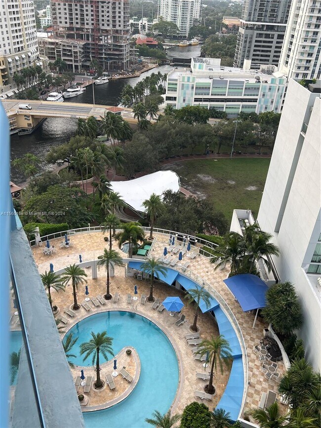 Building Photo - 333 Las Olas Way