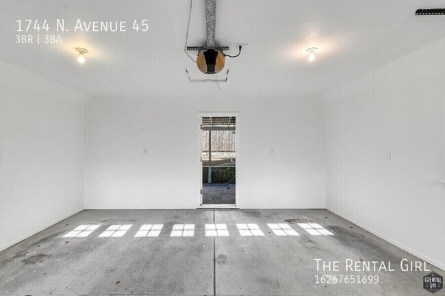 Building Photo - 1744 N Ave 45